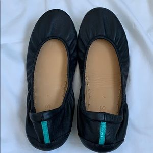 Tieks flats